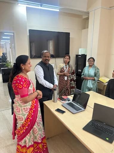 Language learning session at SFLI in Kondhwa